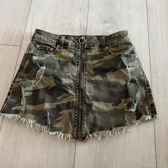 DANCE & MARVEL Skirt S Cargo Camo Army Green Camouflage Mini Distressed - Picture 1 of 7